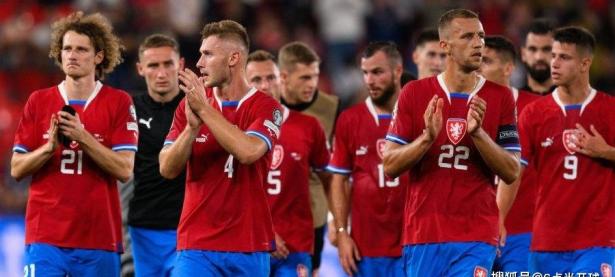 俄罗斯主场击退阿尔巴尼亚，保持小组领先