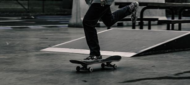 总决赛决赛对决在即！巴塞罗那演练定位球，休斯顿火箭密集防守应对