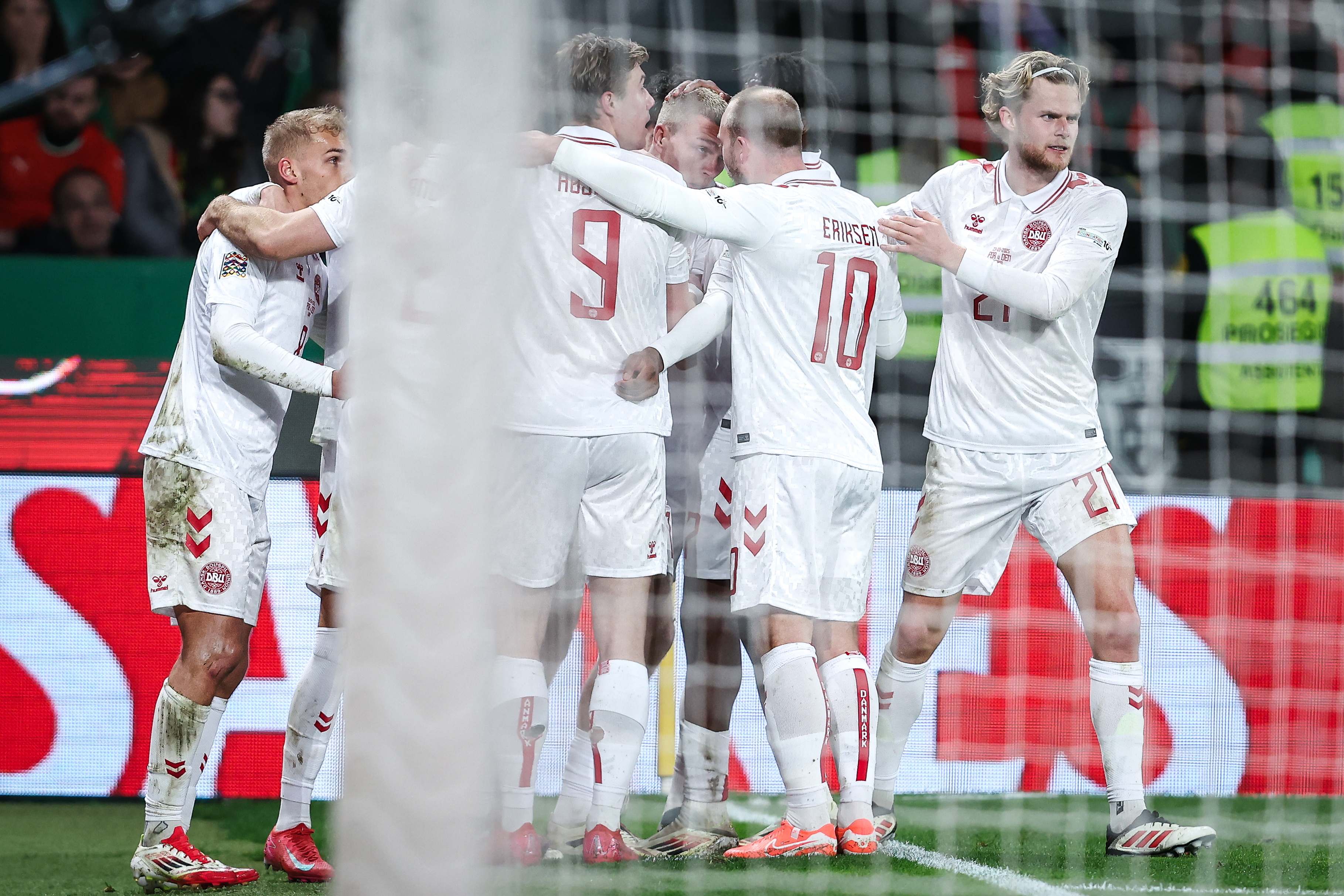 包含球队备战欧国联，全力以赴，备战状态达到巅峰的词条